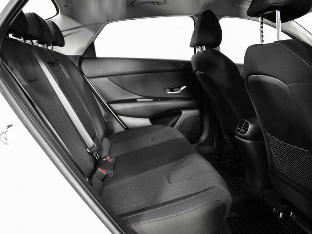 Купить Hyundai Elantra с пробегом. Фото: #9