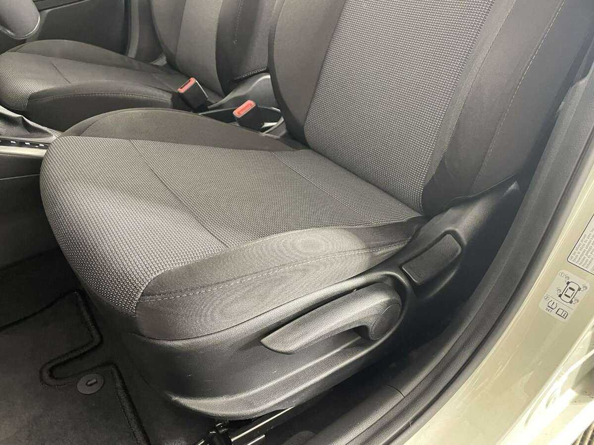 Купить Hyundai Solaris с пробегом. Фото: #9