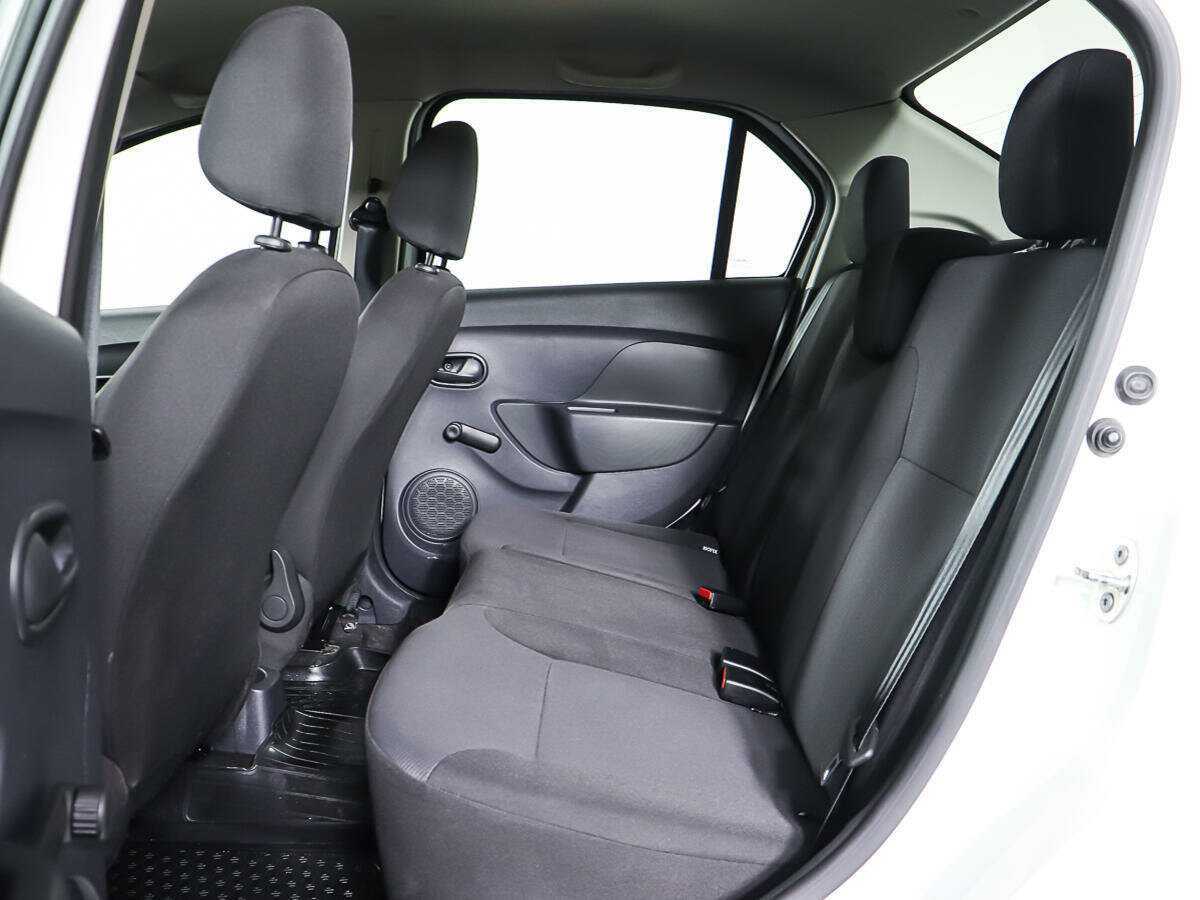 Купить Renault Logan с пробегом. Фото: #9