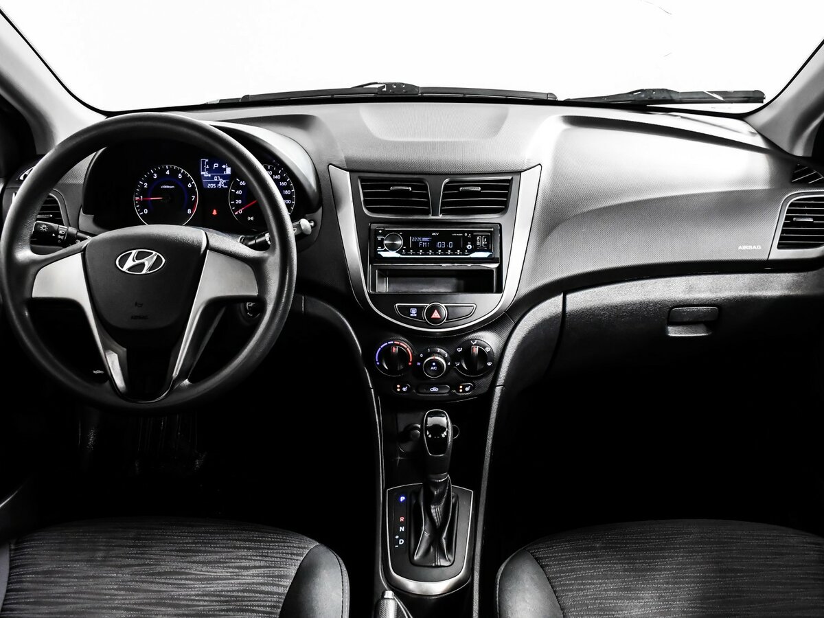 Купить Hyundai Solaris с пробегом. Фото: #9