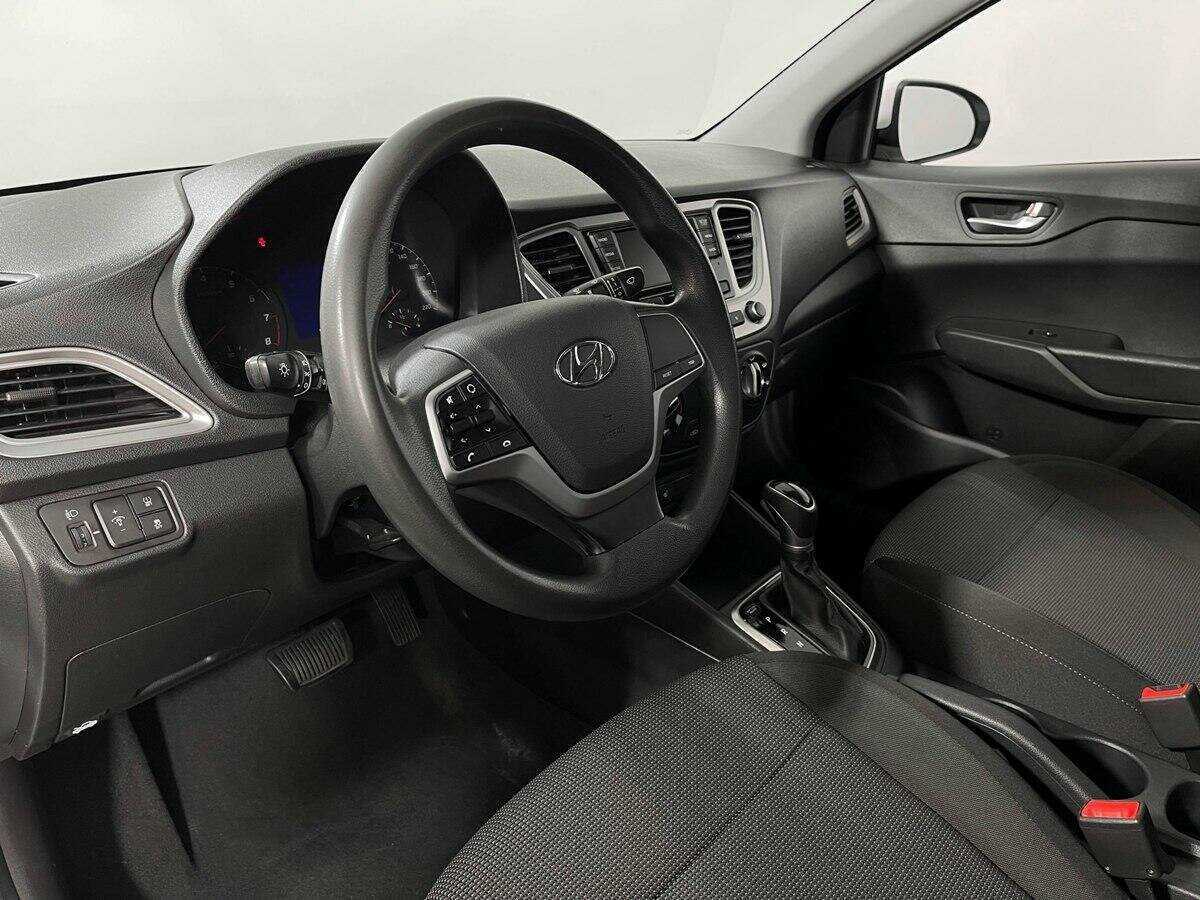 Купить Hyundai Solaris с пробегом. Фото: #10