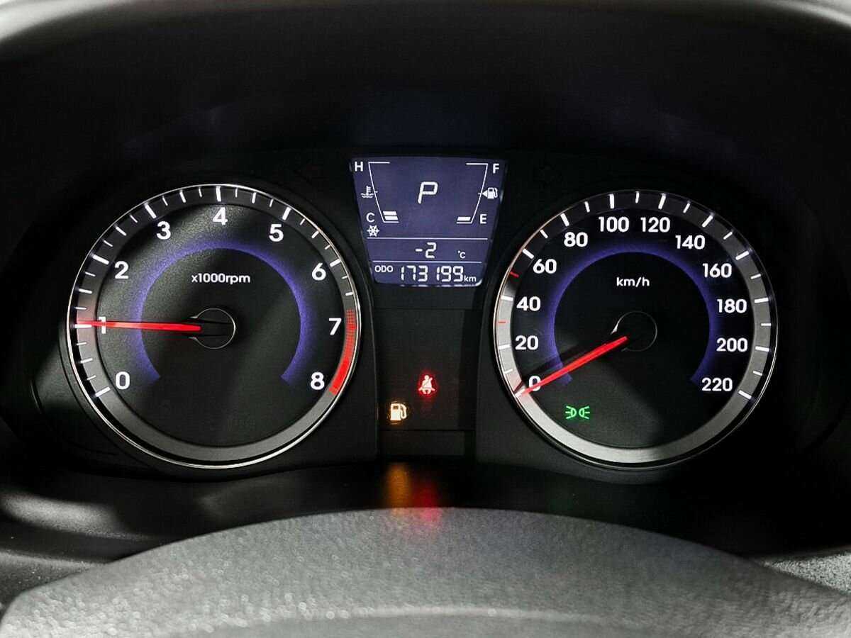 Купить Hyundai Solaris с пробегом. Фото: #10