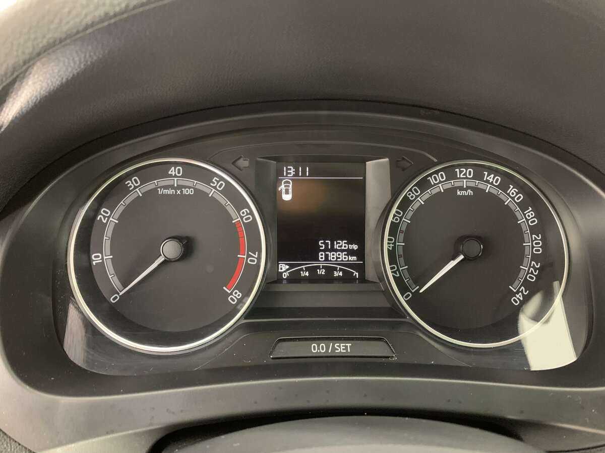 Купить Skoda Rapid с пробегом. Фото: #10