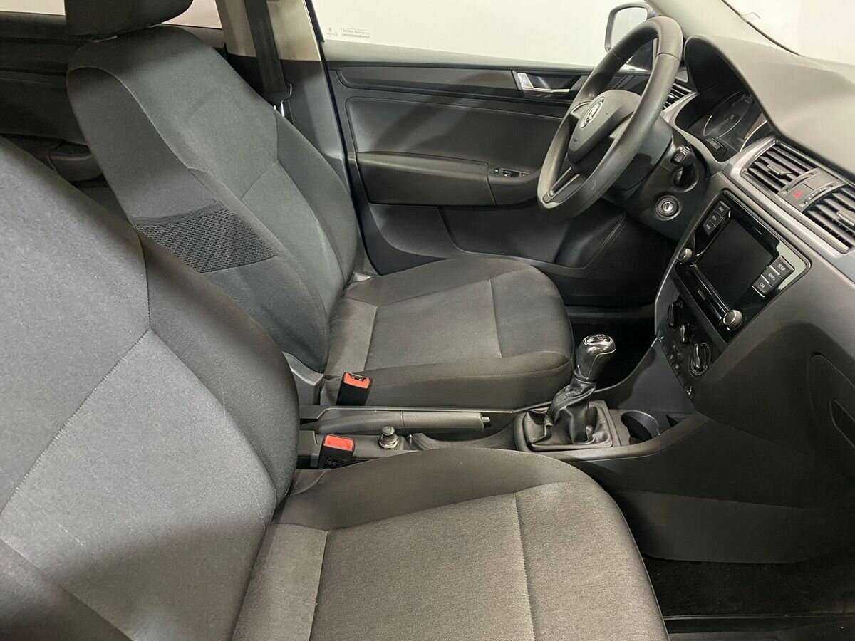 Купить Skoda Rapid с пробегом. Фото: #9