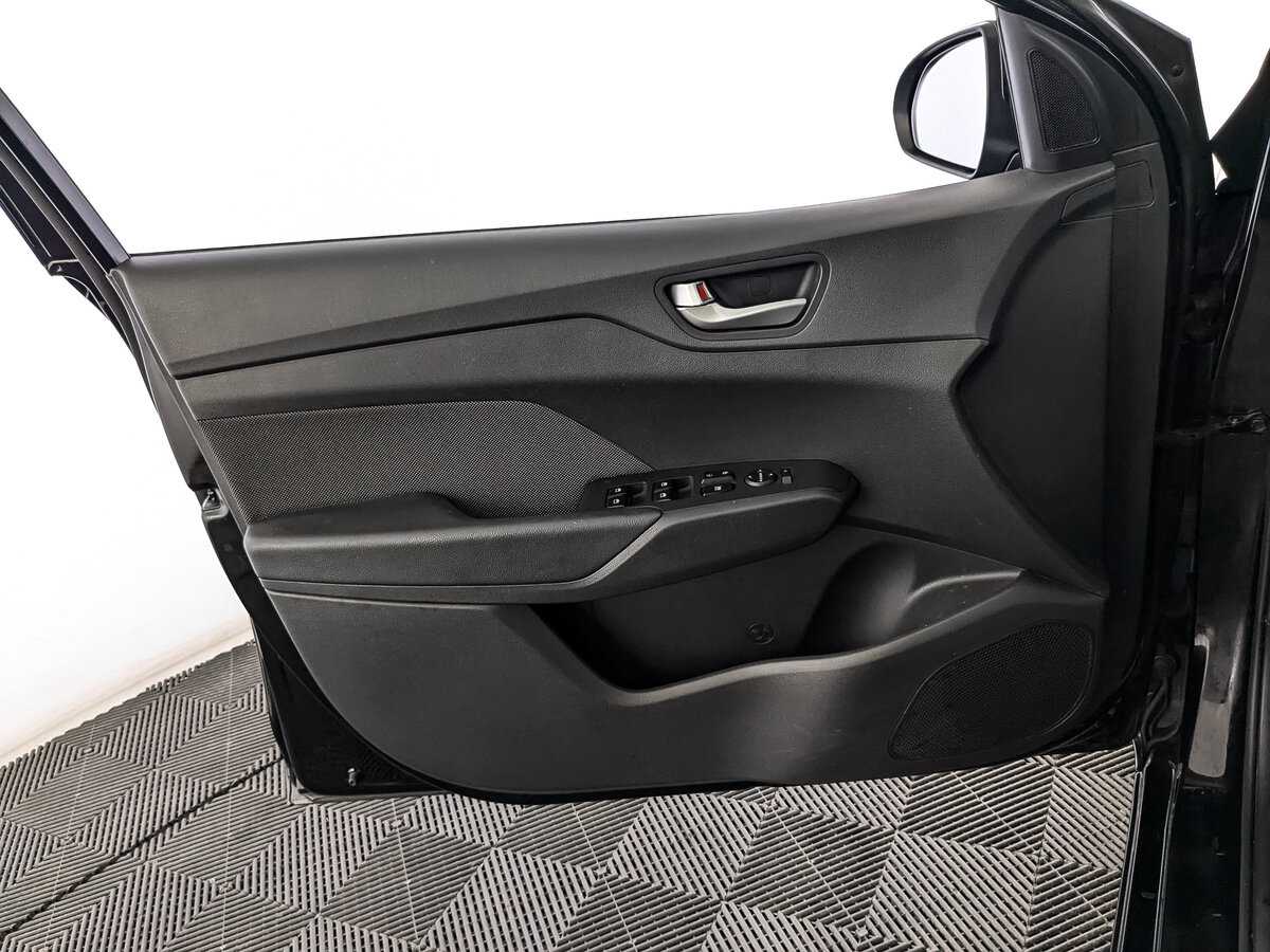 Купить Hyundai Solaris с пробегом. Фото: #14