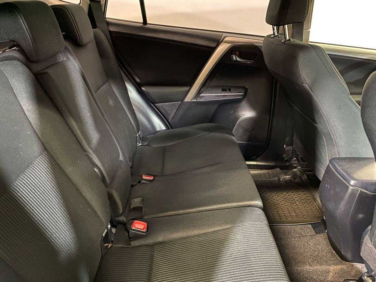 Купить Toyota RAV4 с пробегом. Фото: #10