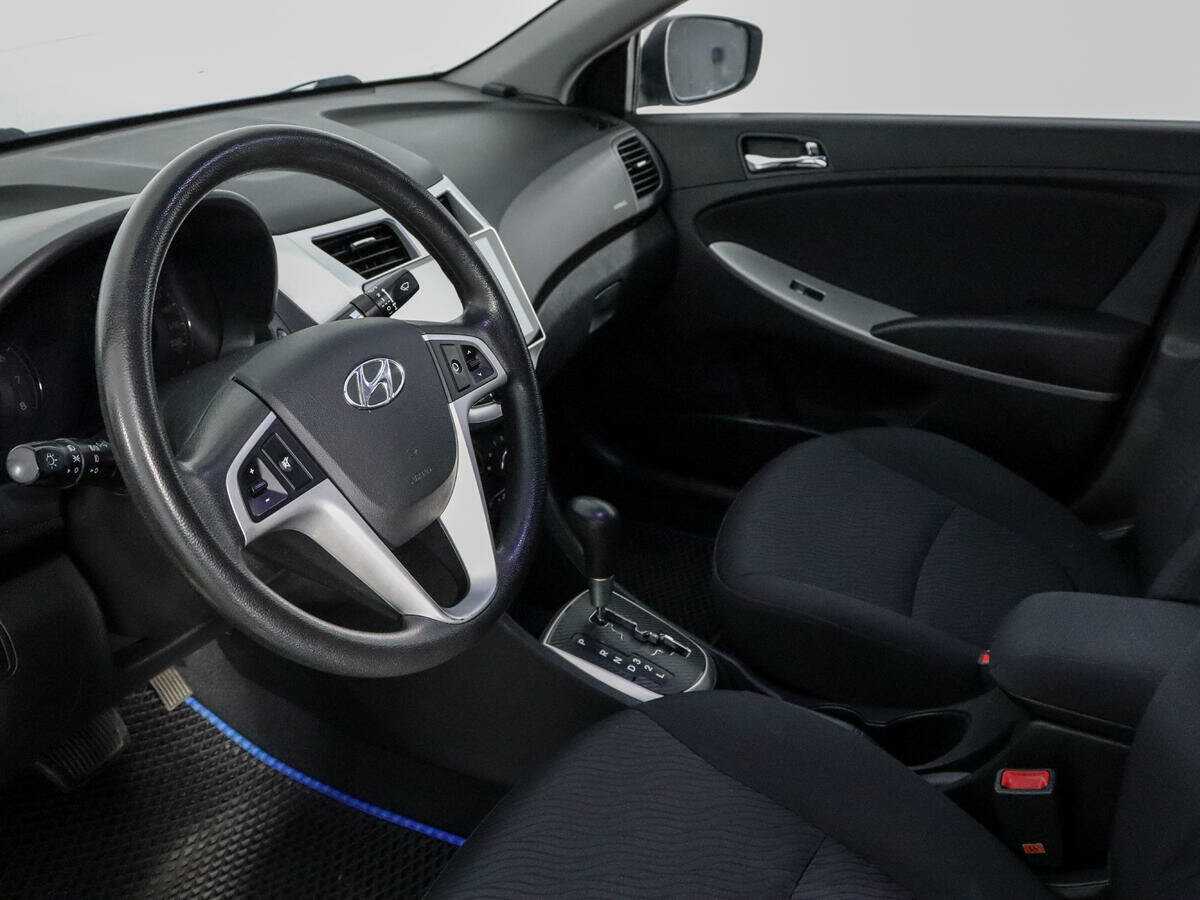 Купить Hyundai Solaris с пробегом. Фото: #11