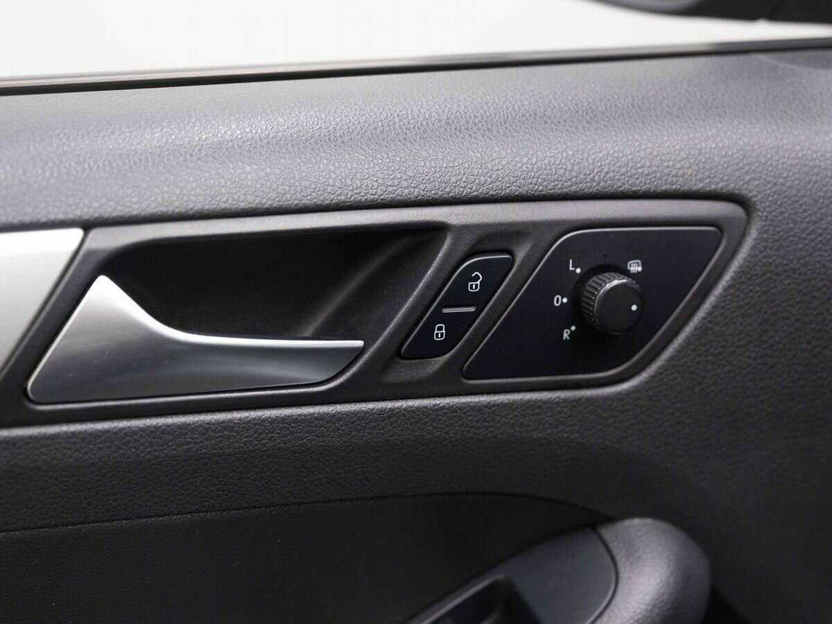 Купить Volkswagen Jetta с пробегом. Фото: #13