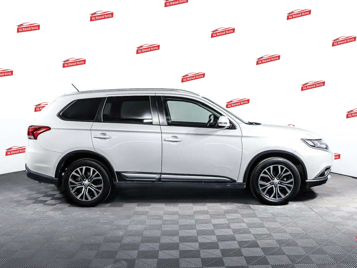 Купить Mitsubishi Outlander с пробегом. Фото: #2