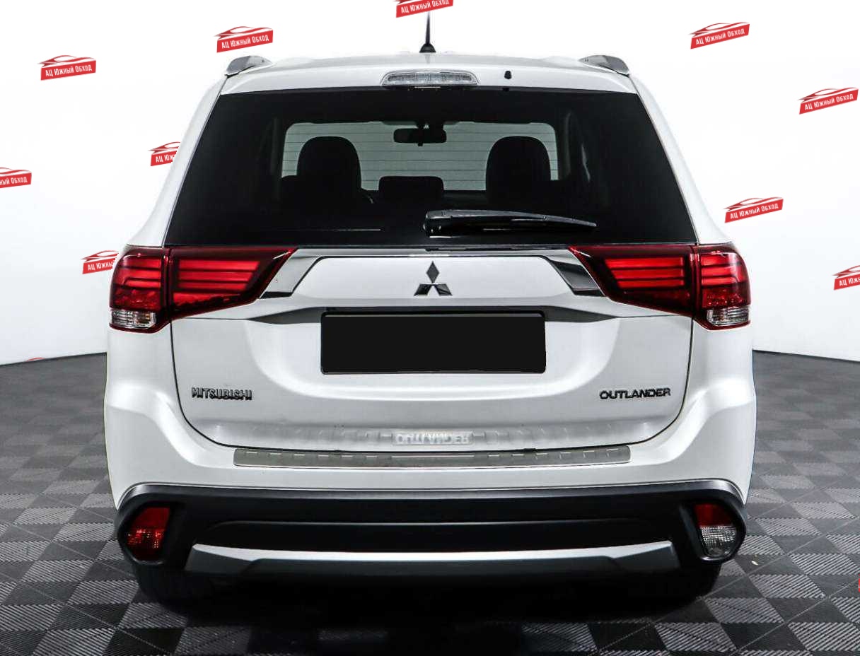 Купить Mitsubishi Outlander с пробегом. Фото: #4