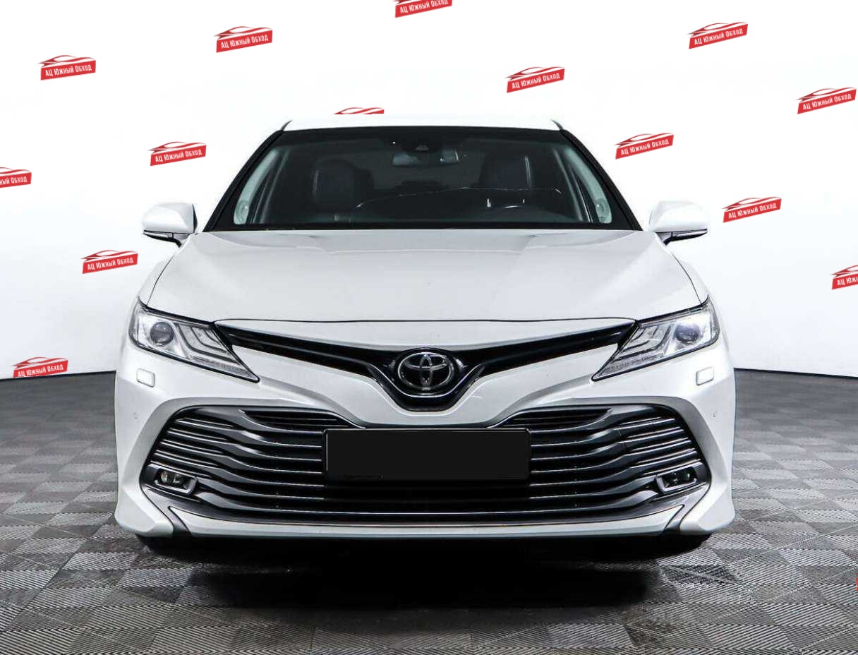 Купить Toyota Camry с пробегом. Фото: #1