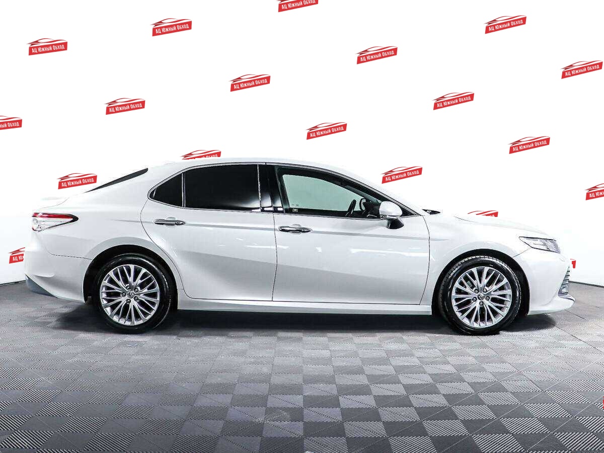 Купить Toyota Camry с пробегом. Фото: #3