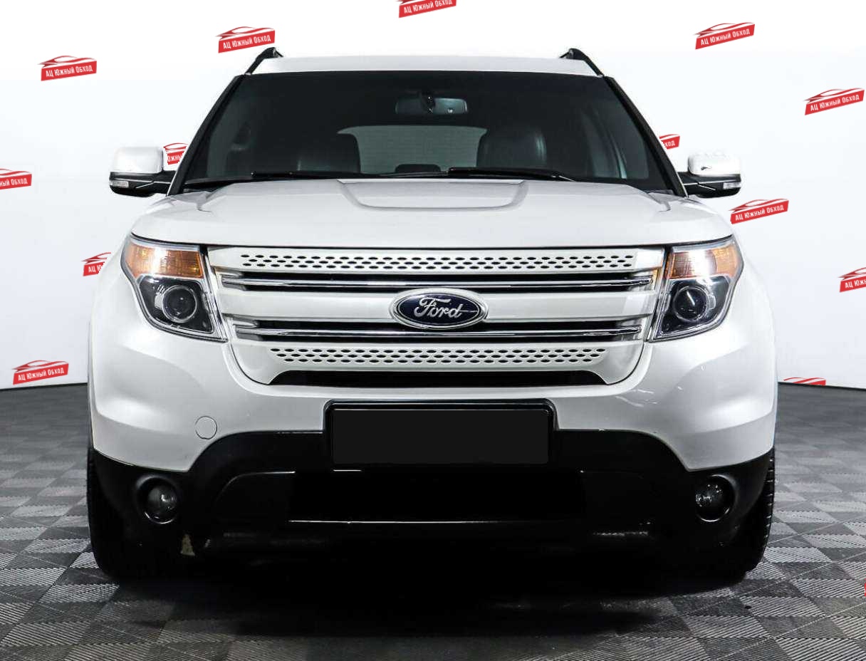 Купить Ford Explorer с пробегом. Фото: #1