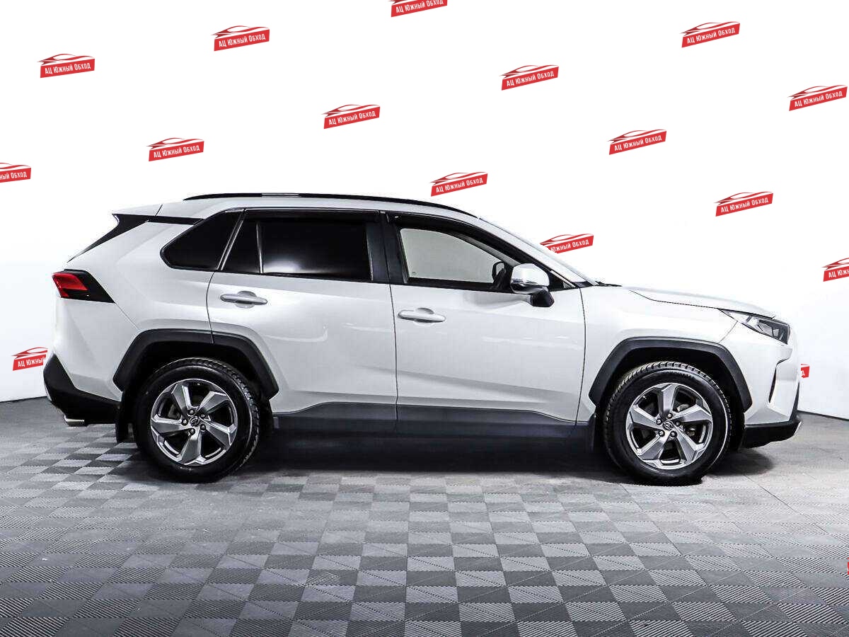 Купить Toyota RAV4 с пробегом. Фото: #3