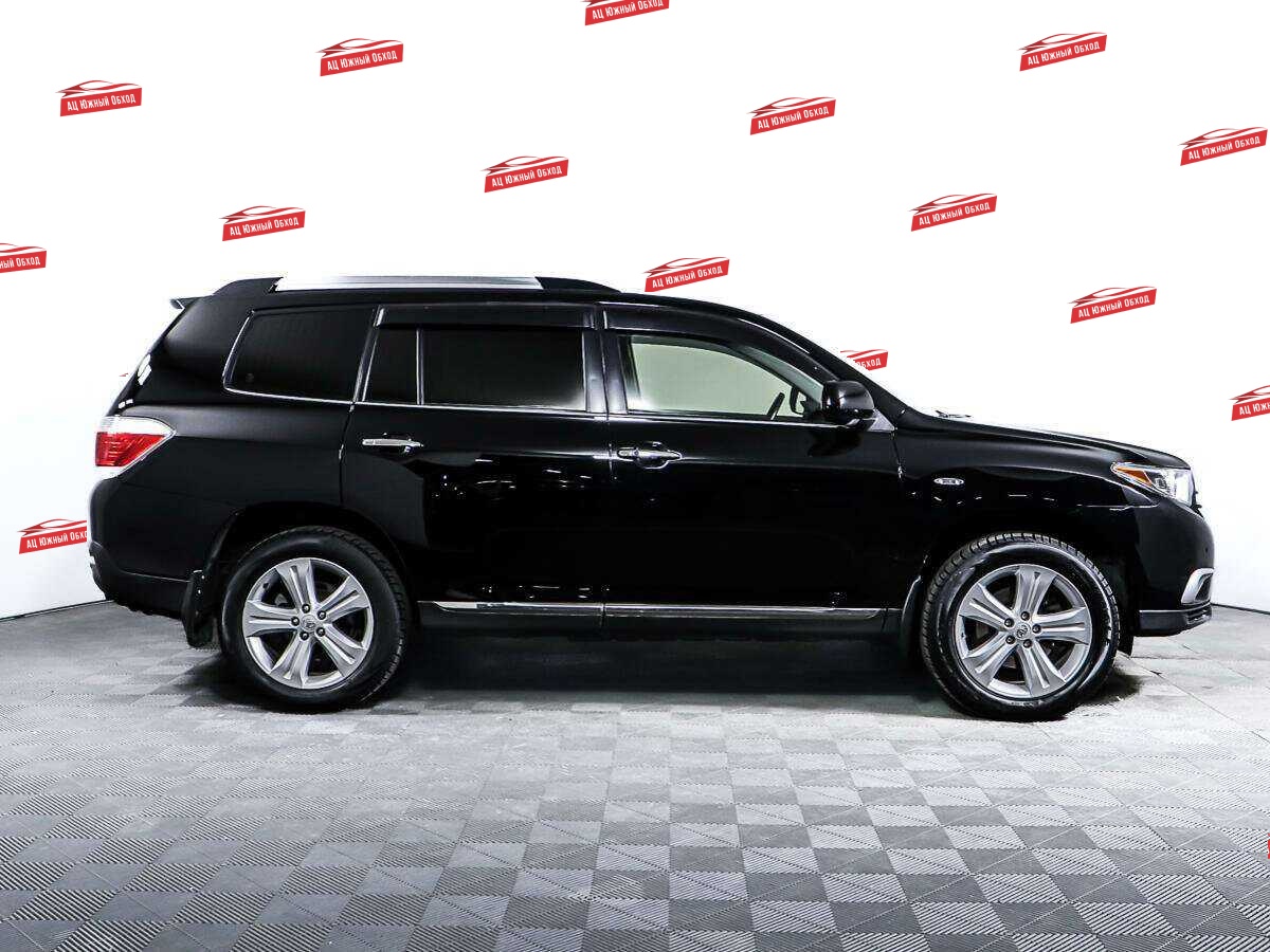 Купить Toyota Highlander с пробегом. Фото: #3
