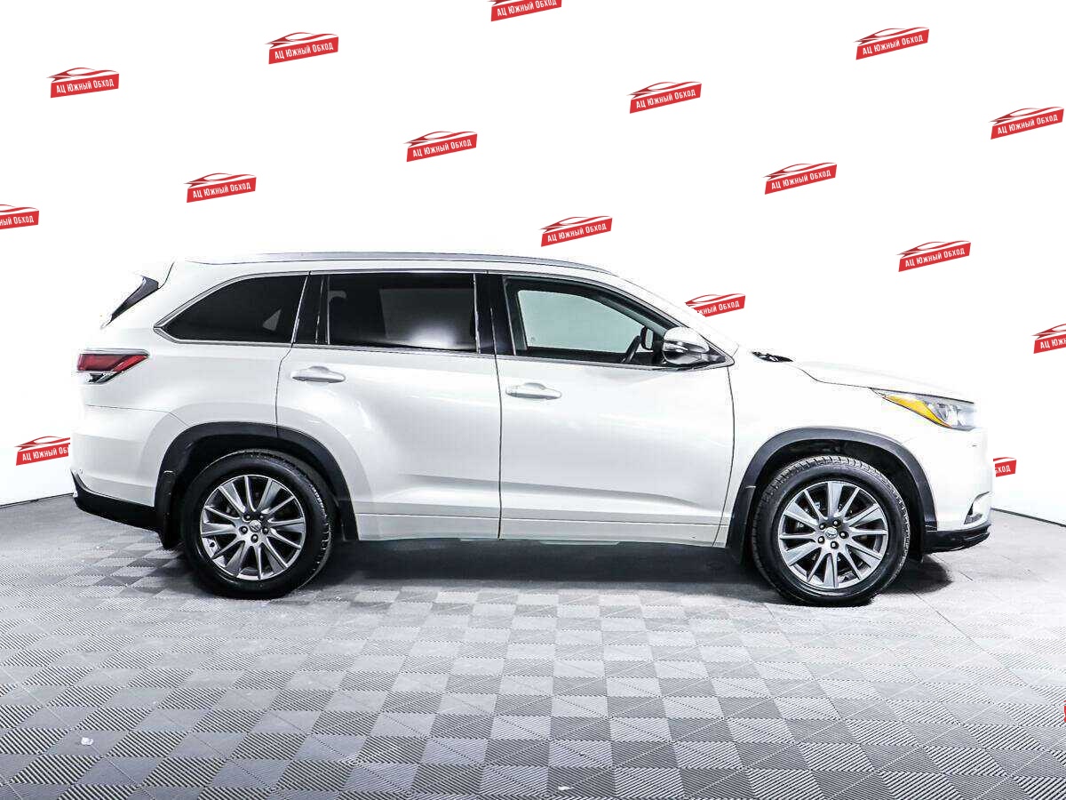 Купить Toyota Highlander с пробегом. Фото: #3