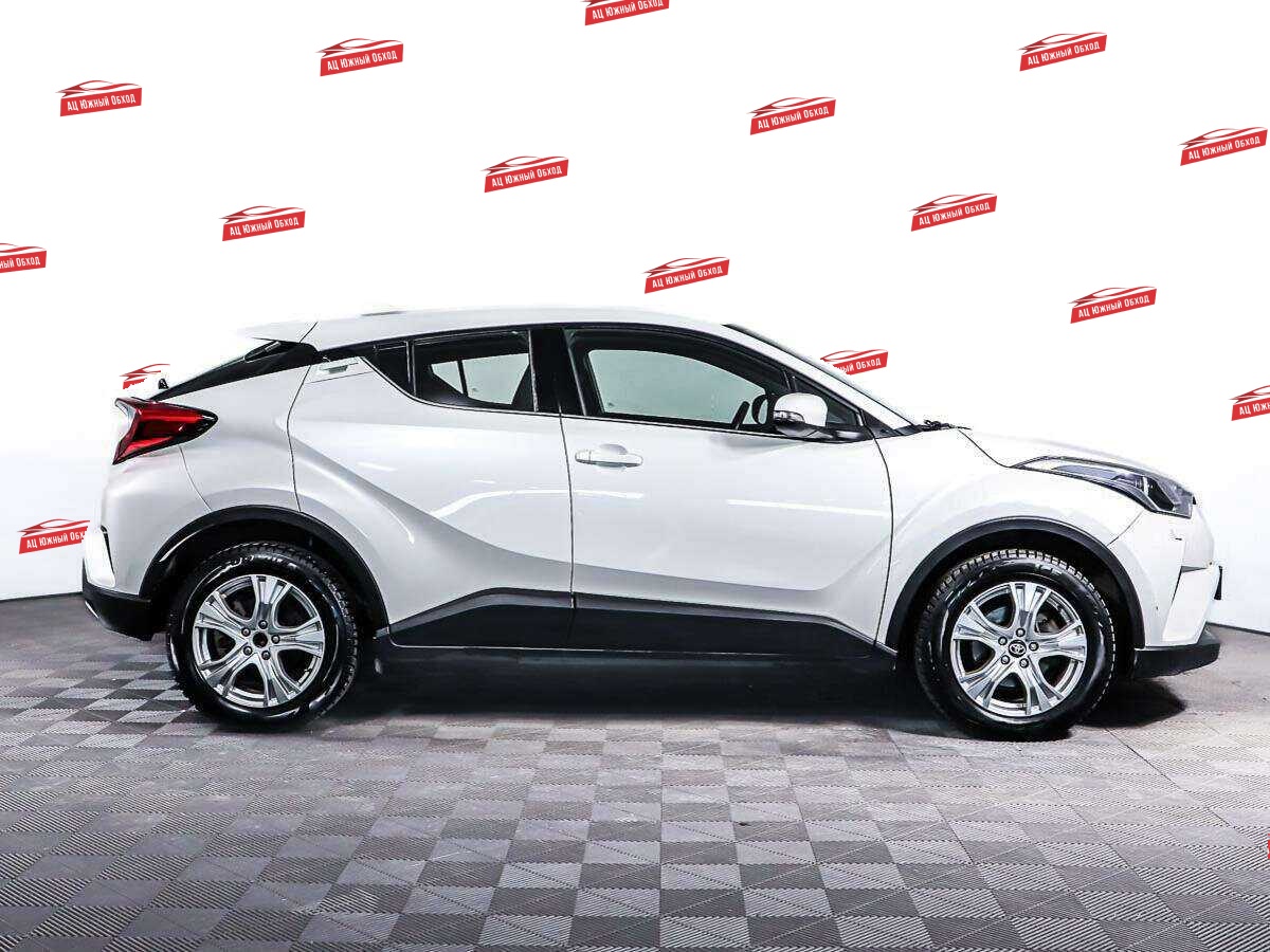 Купить Toyota C-HR с пробегом. Фото: #3
