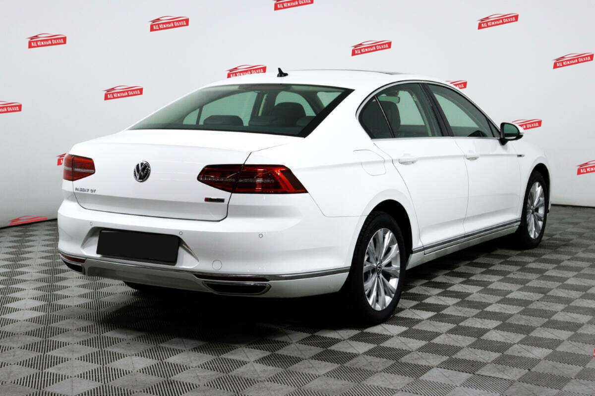 Купить Volkswagen Passat с пробегом. Фото: #3
