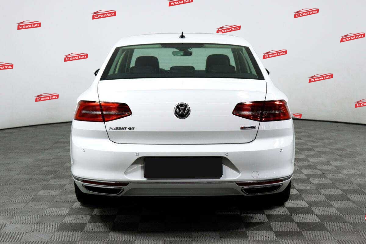 Купить Volkswagen Passat с пробегом. Фото: #4