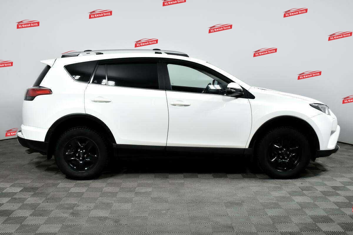 Купить Toyota RAV4 с пробегом. Фото: #3