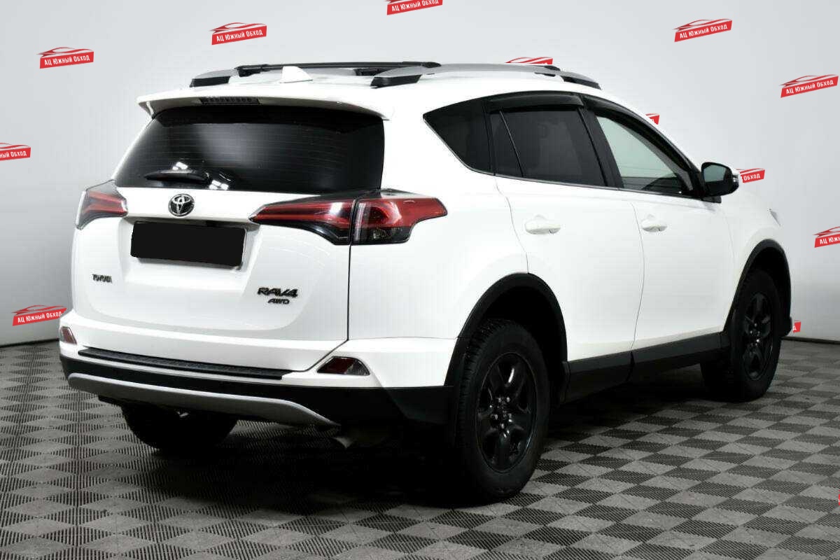 Купить Toyota RAV4 с пробегом. Фото: #4