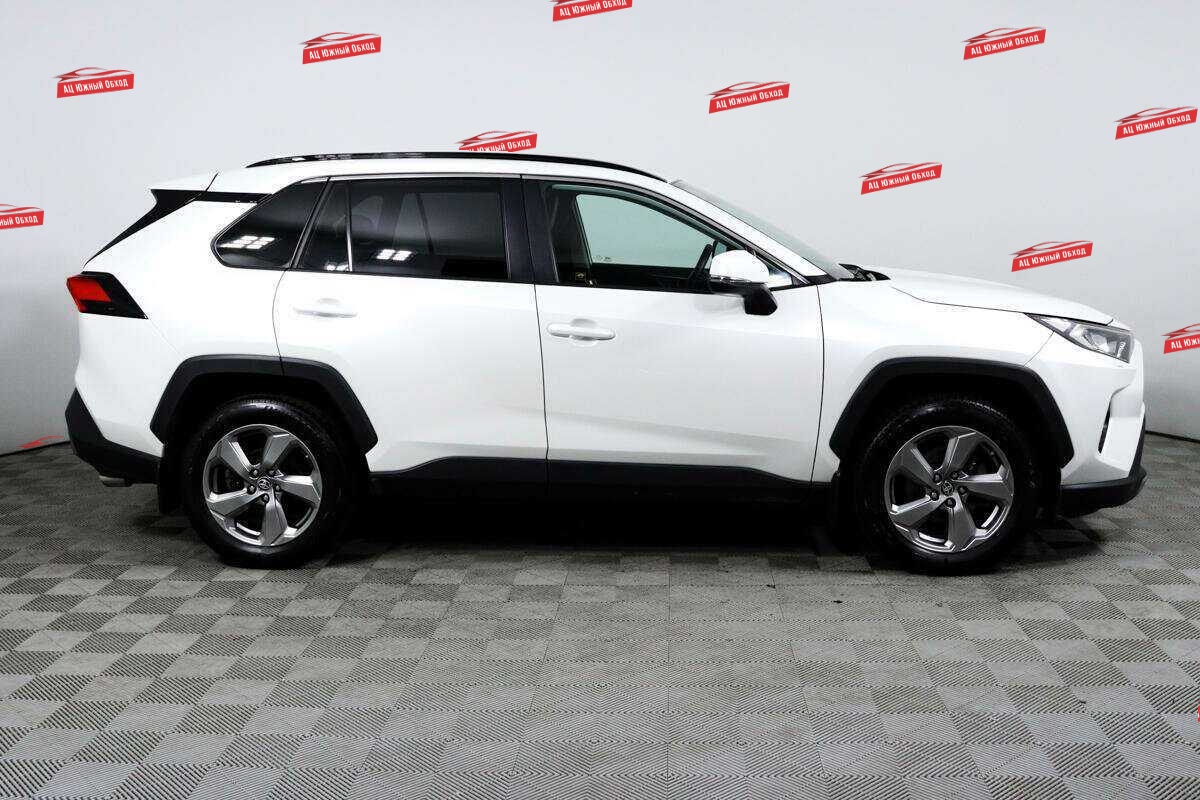 Купить Toyota RAV4 с пробегом. Фото: #3