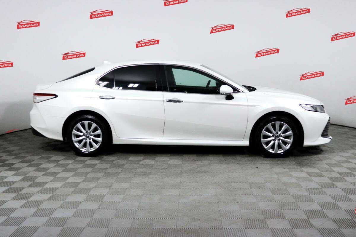 Купить Toyota Camry с пробегом. Фото: #3