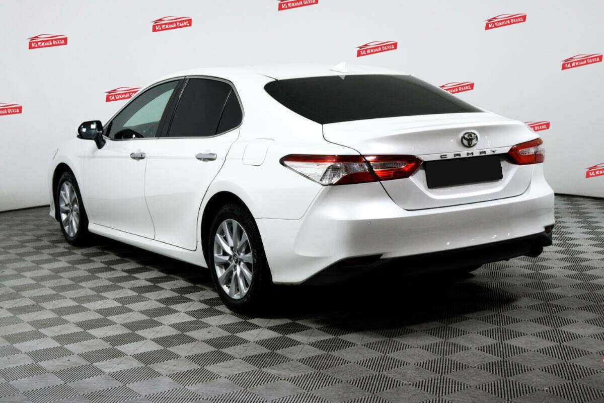 Купить Toyota Camry с пробегом. Фото: #6