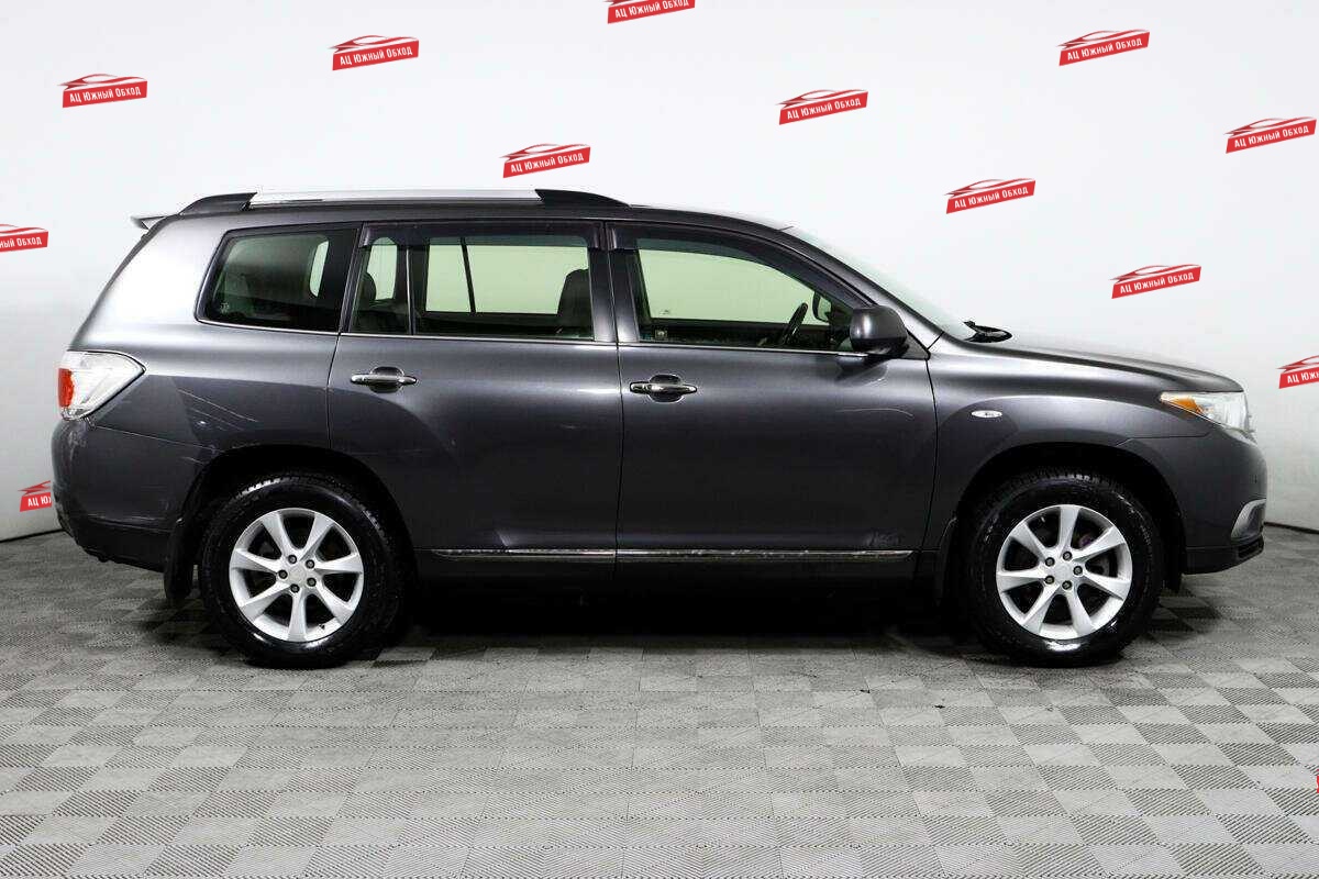 Купить Toyota Highlander с пробегом. Фото: #3