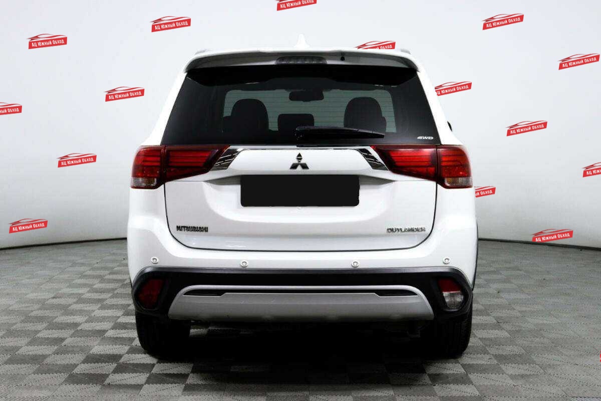 Купить Mitsubishi Outlander с пробегом. Фото: #5