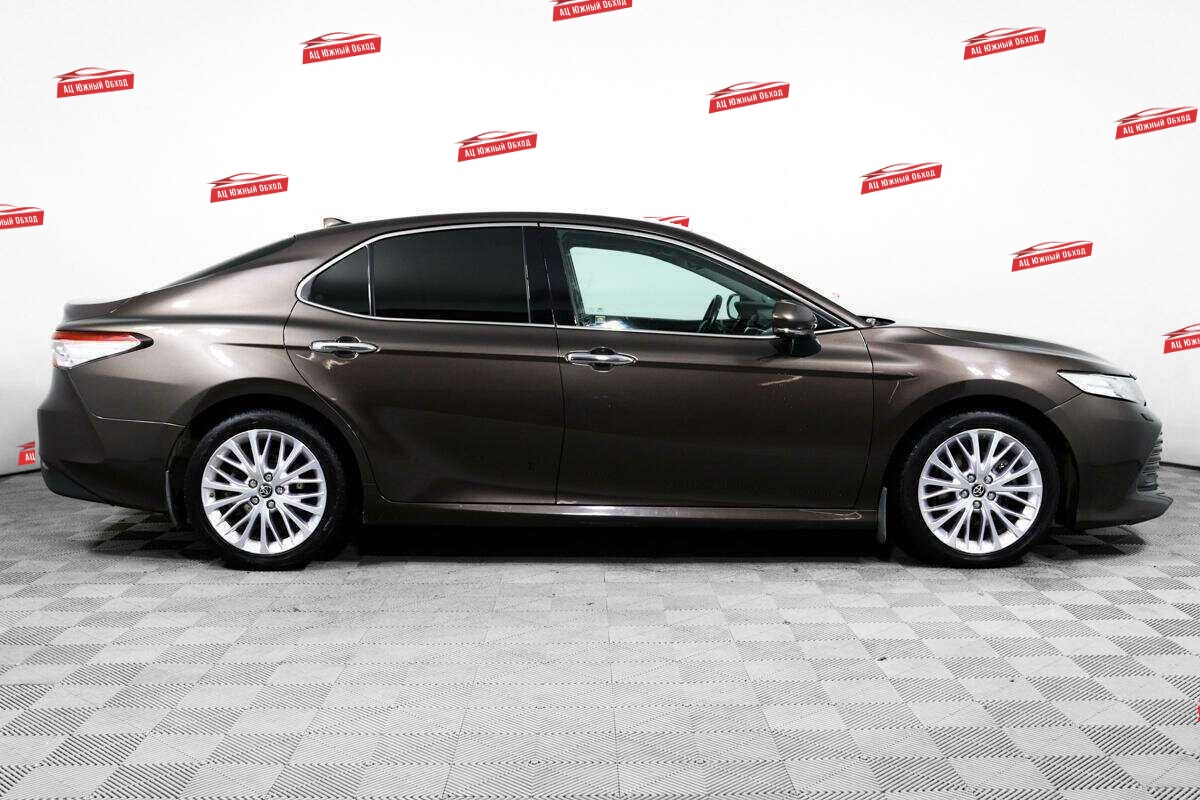 Купить Toyota Camry с пробегом. Фото: #3