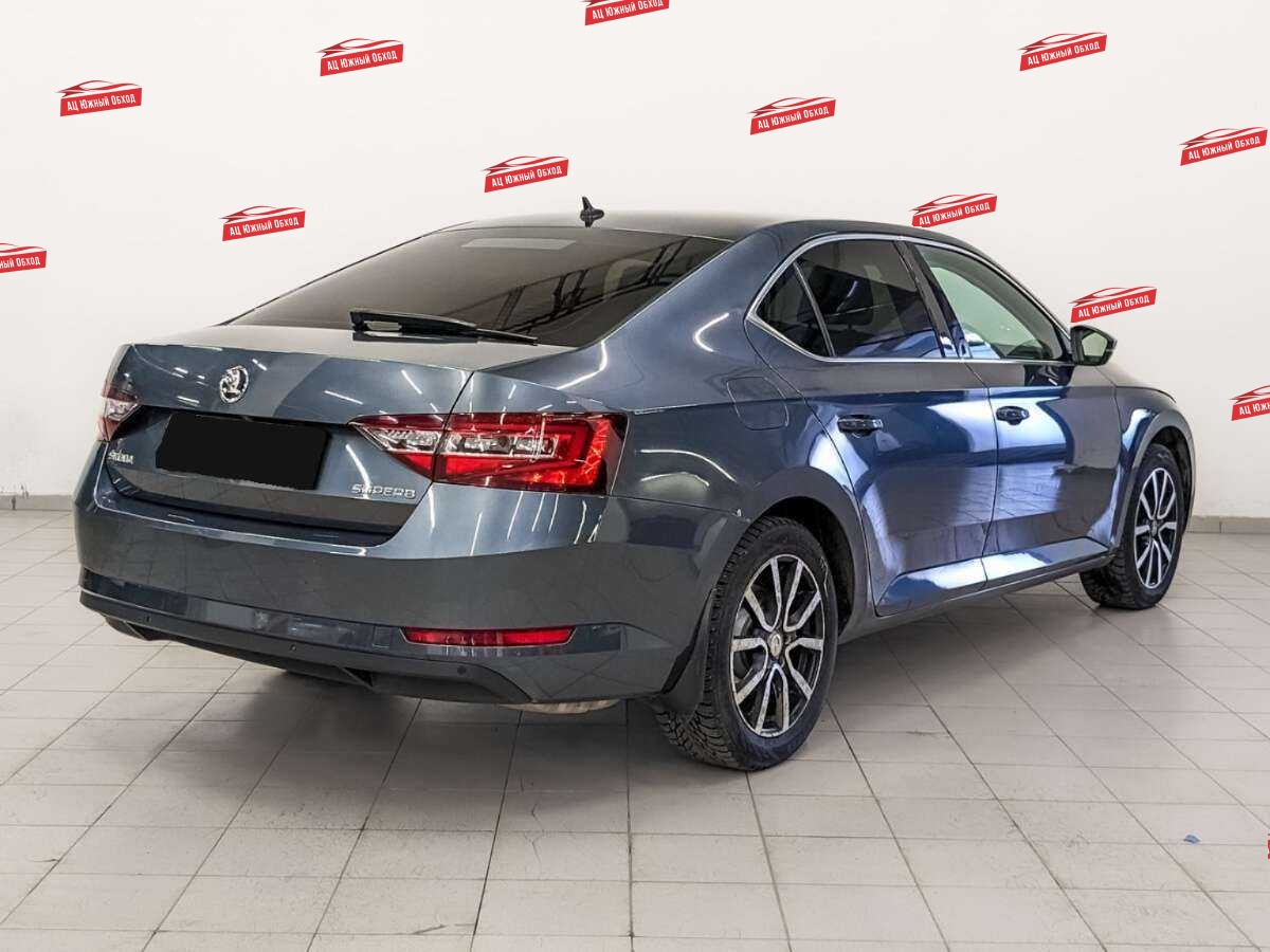 Купить Skoda Superb с пробегом. Фото: #4