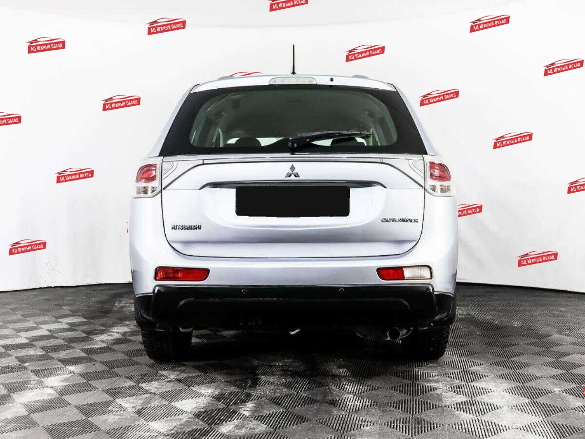 Купить Mitsubishi Outlander с пробегом. Фото: #5