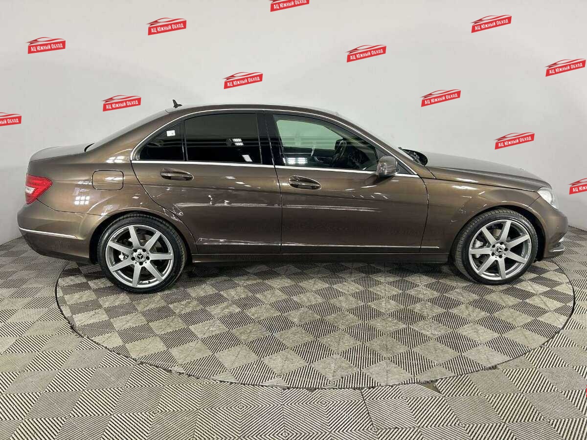 Купить Mercedes-Benz C-Класс с пробегом. Фото: #2