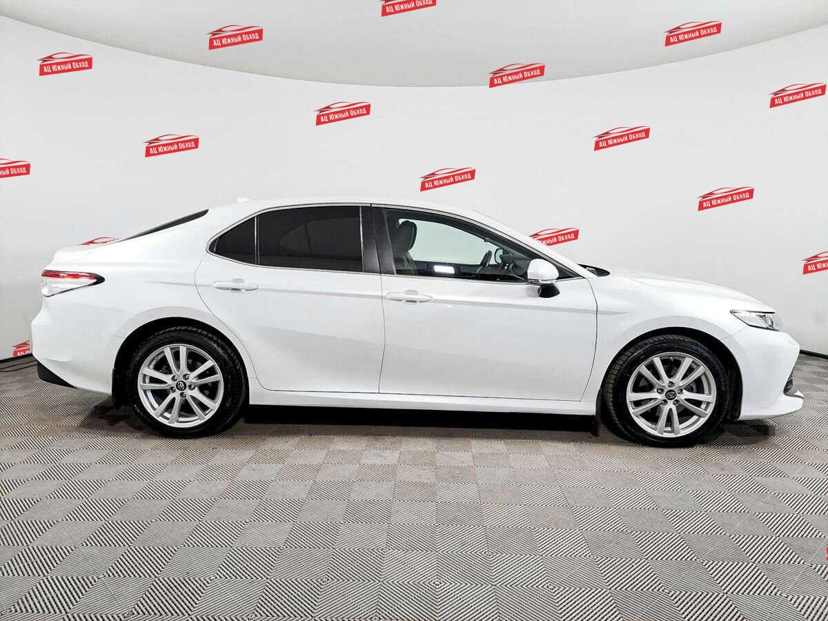 Купить Toyota Camry с пробегом. Фото: #3