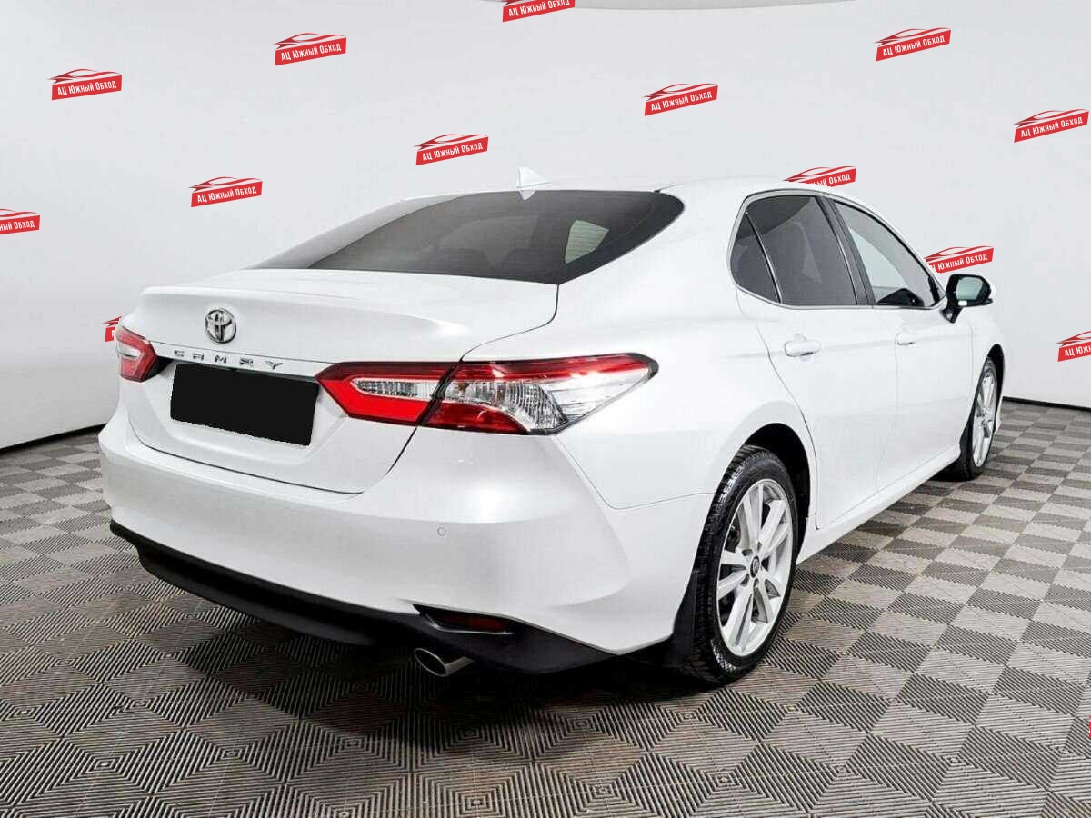 Купить Toyota Camry с пробегом. Фото: #4
