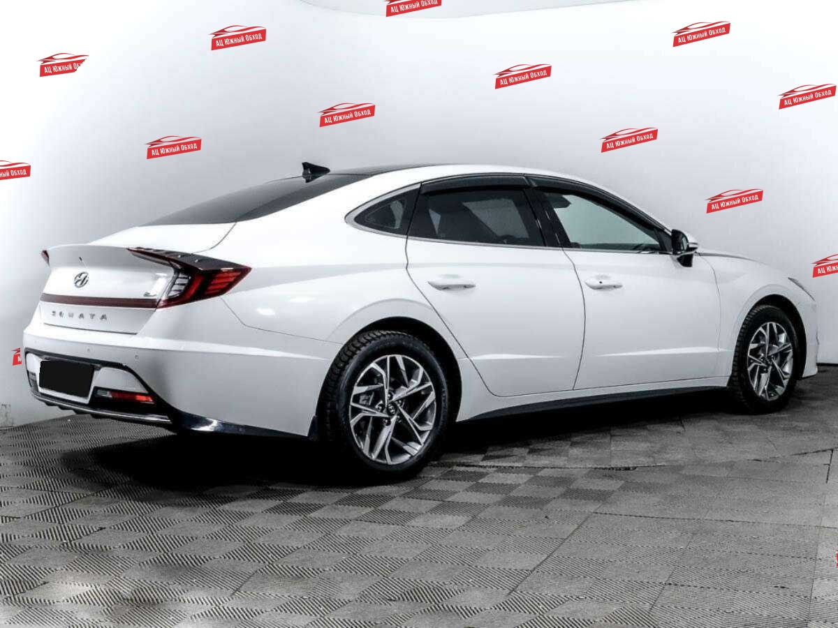 Купить Hyundai Sonata с пробегом. Фото: #3