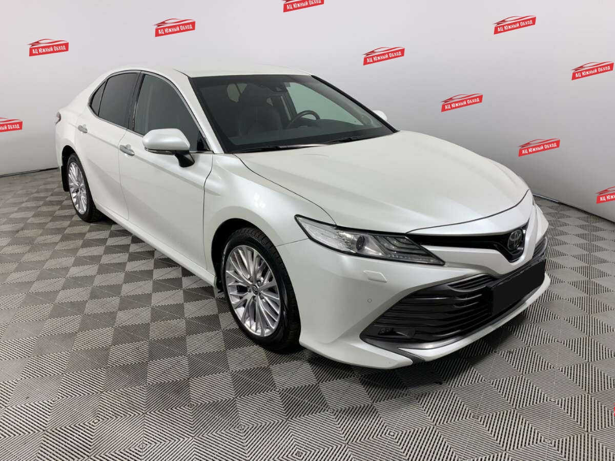 Купить Toyota Camry с пробегом. Фото: #2