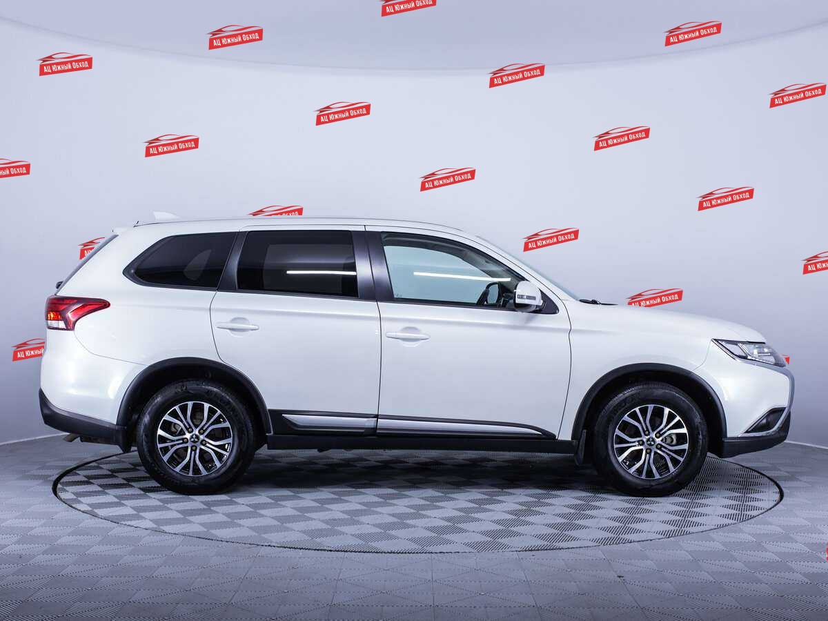 Купить Mitsubishi Outlander с пробегом. Фото: #3