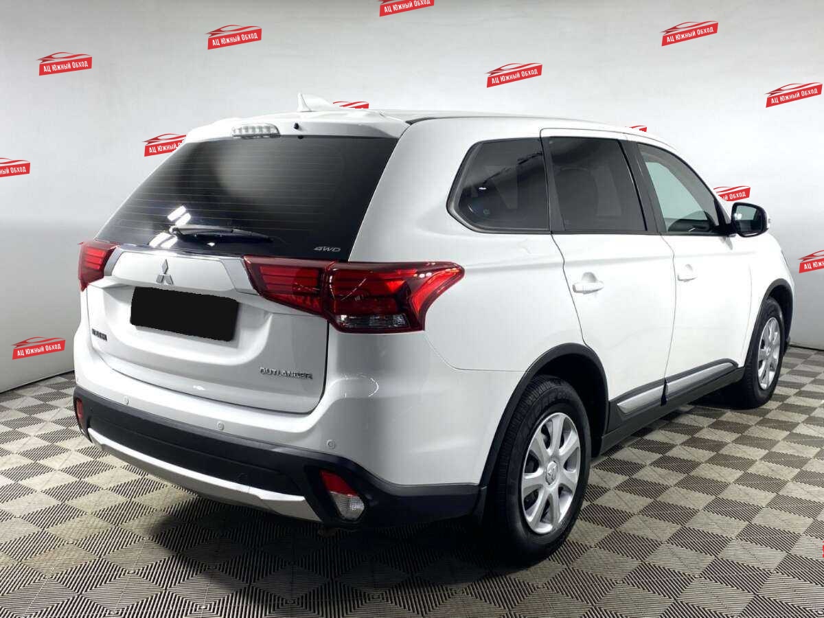 Купить Mitsubishi Outlander с пробегом. Фото: #4
