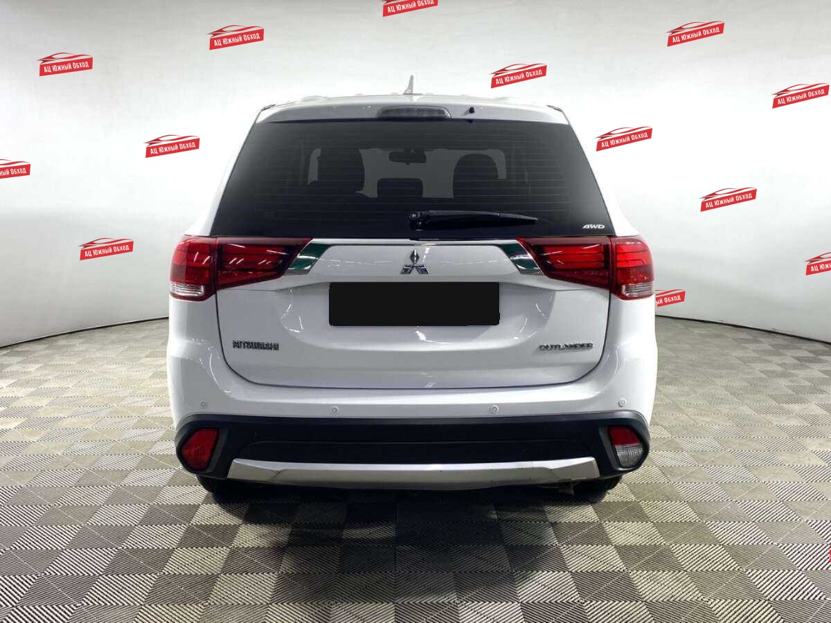 Купить Mitsubishi Outlander с пробегом. Фото: #5