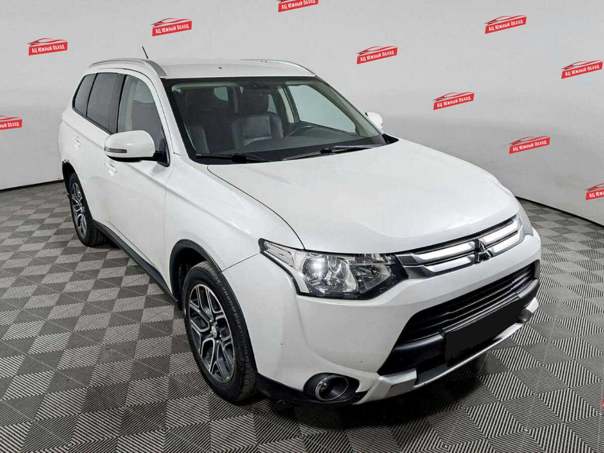 Купить Mitsubishi Outlander с пробегом. Фото: #2