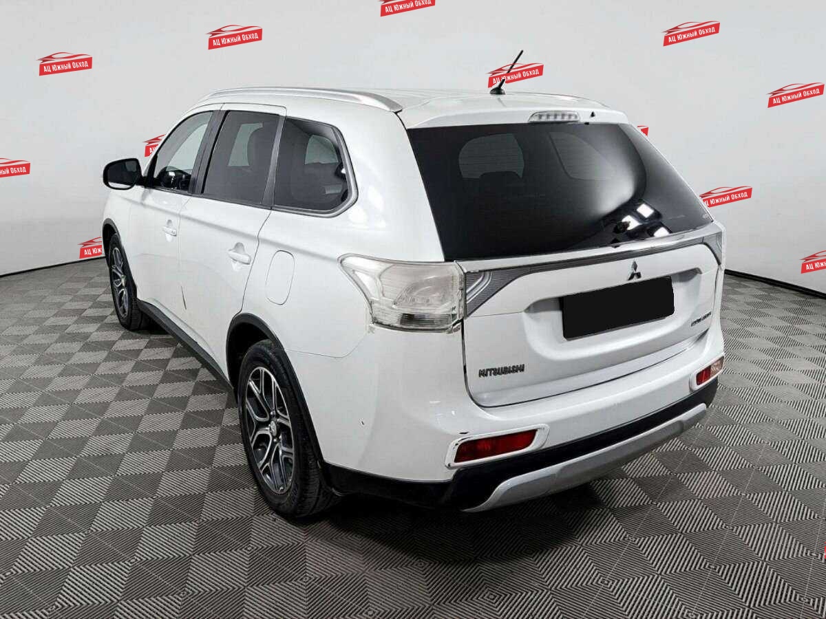 Купить Mitsubishi Outlander с пробегом. Фото: #5