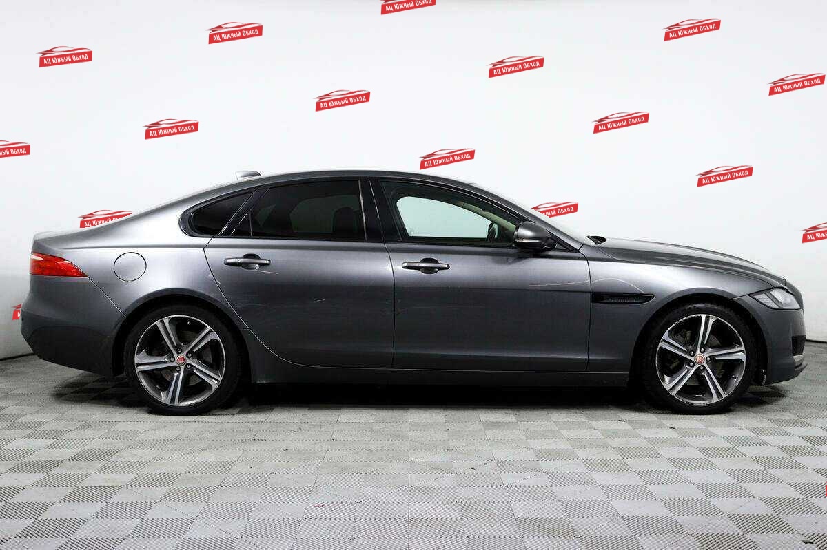 Купить Jaguar XF с пробегом. Фото: #3