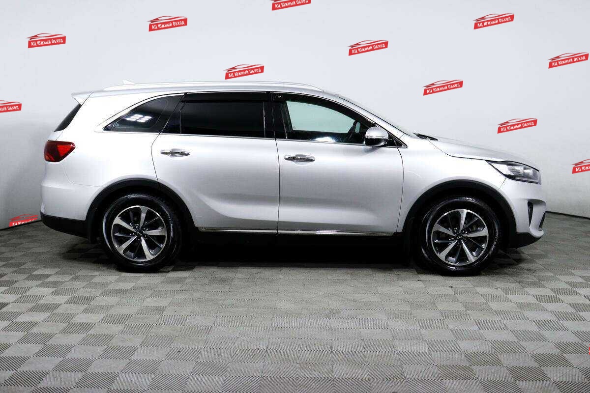 Купить Kia Sorento с пробегом. Фото: #3