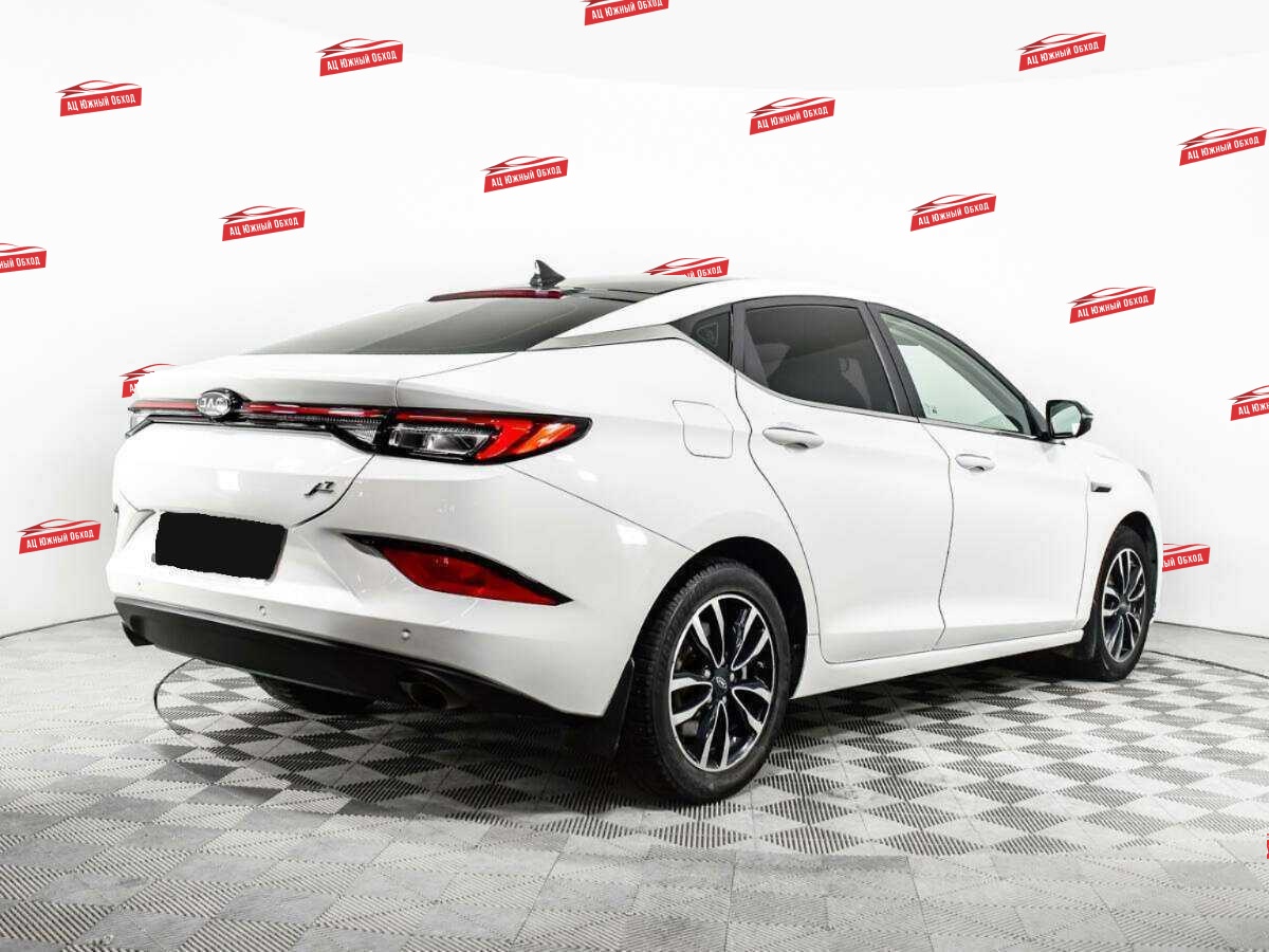 Купить JAC J7 с пробегом. Фото: #4