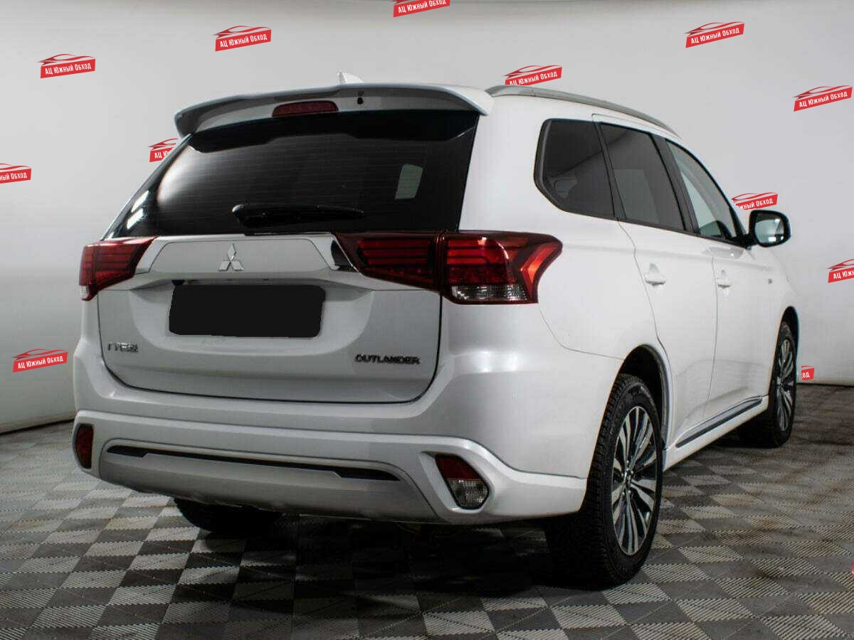 Купить Mitsubishi Outlander с пробегом. Фото: #4