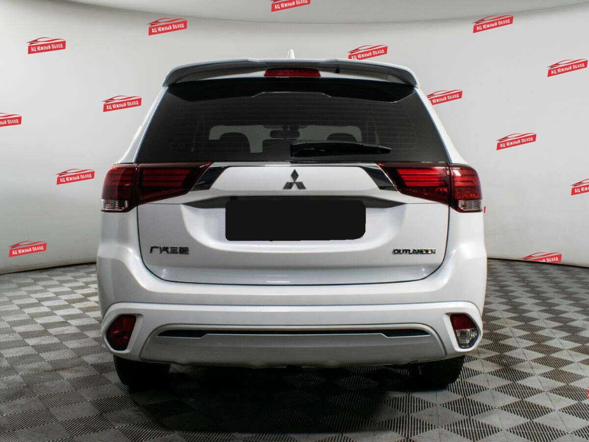 Купить Mitsubishi Outlander с пробегом. Фото: #5