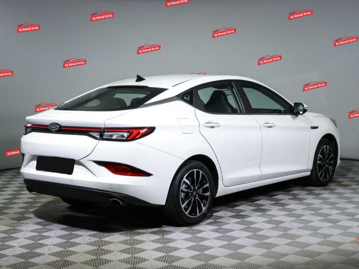 Купить JAC J7 с пробегом. Фото: #4