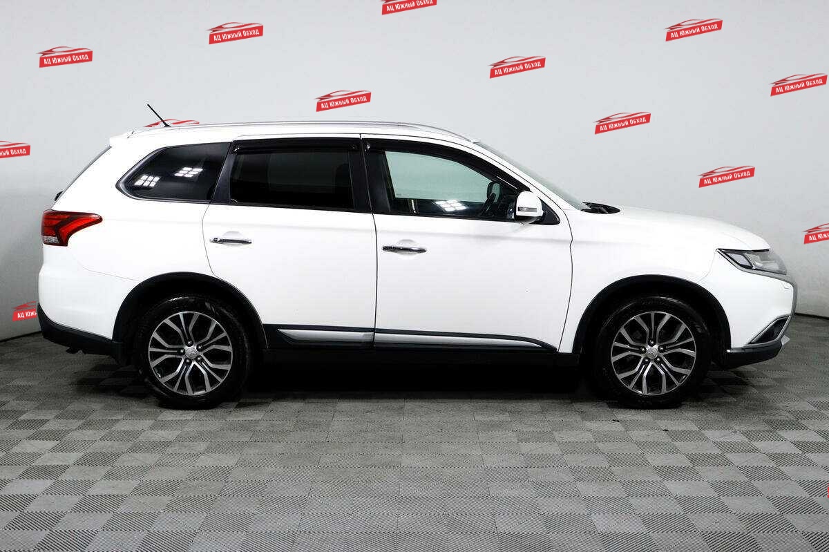 Купить Mitsubishi Outlander с пробегом. Фото: #3